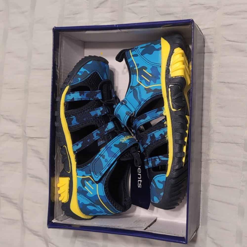 New Kids Closed Toed Sandals Size 1 Blue/Yellow Camo